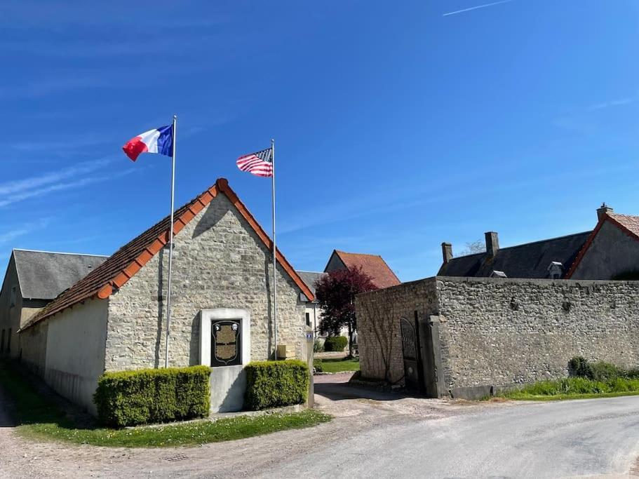 Gite Omaha 3 Etoiles - La Ferme Delaunay Saint-Come-du-Mont Exterior photo